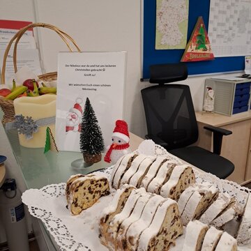 Weihnachten mit Stollen für die Teilnehmenden.