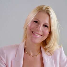 Porträt von Sabrina Abel, Autorin für WBS TRAINING