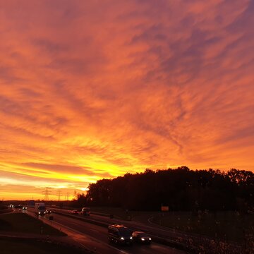 Ein Foto von einem wunderschönen Sonnenaufgang.