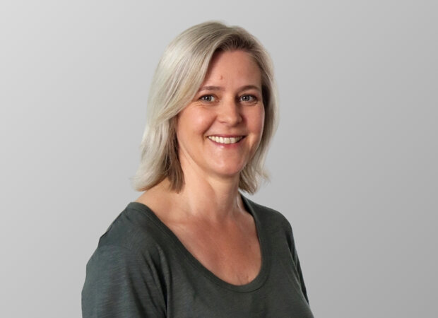 Porträt von Claudia Adrian, Autorin für WBS TRAINING